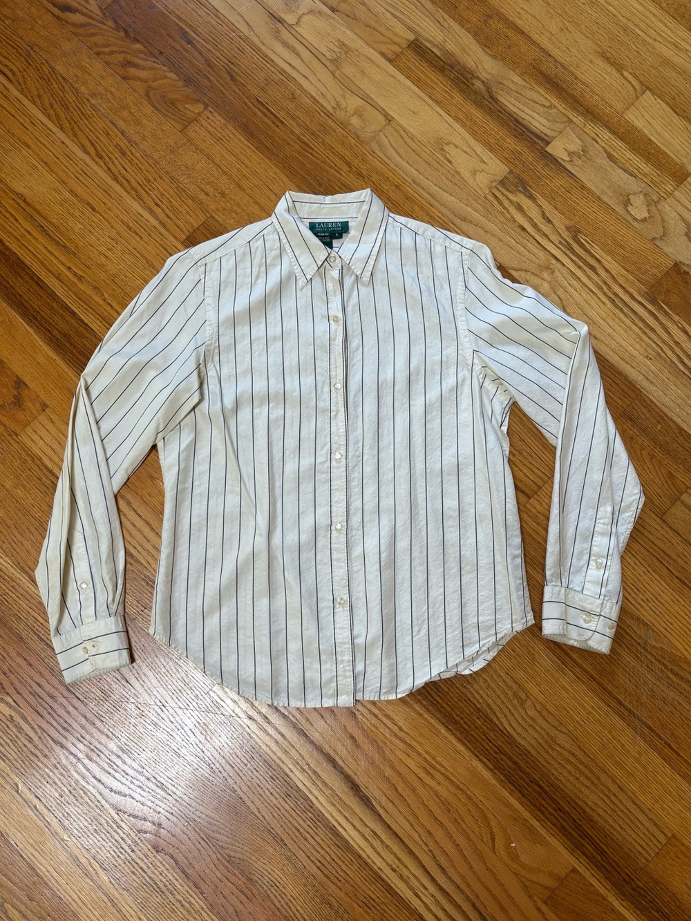 Vintage Y2K Lauren Ralph Lauren 100% silk button up Oxford blouse size 6 EUC